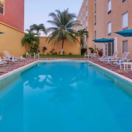 City Express Junior By Marriott Cancún Zewnętrze zdjęcie