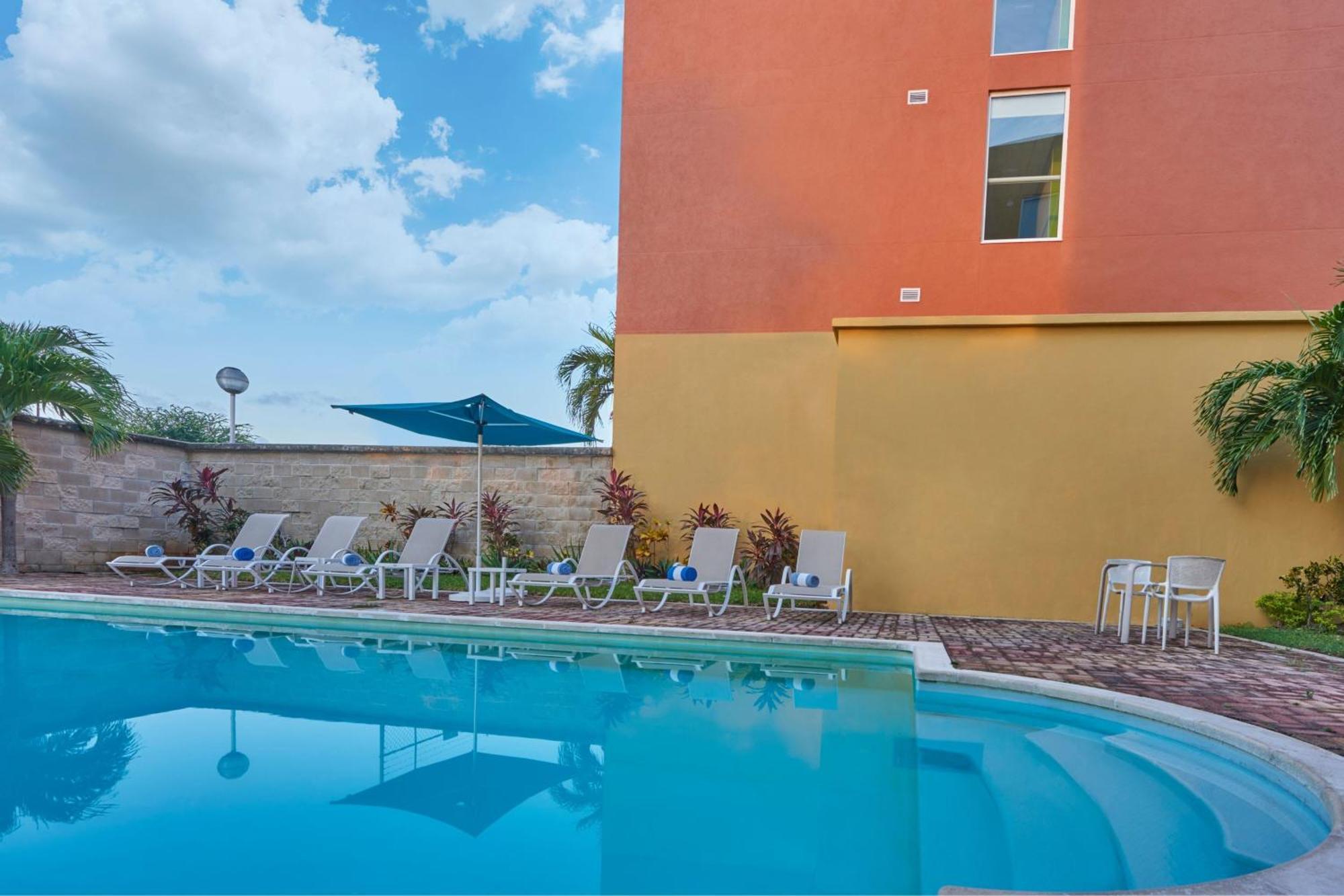 City Express Junior By Marriott Cancún Zewnętrze zdjęcie