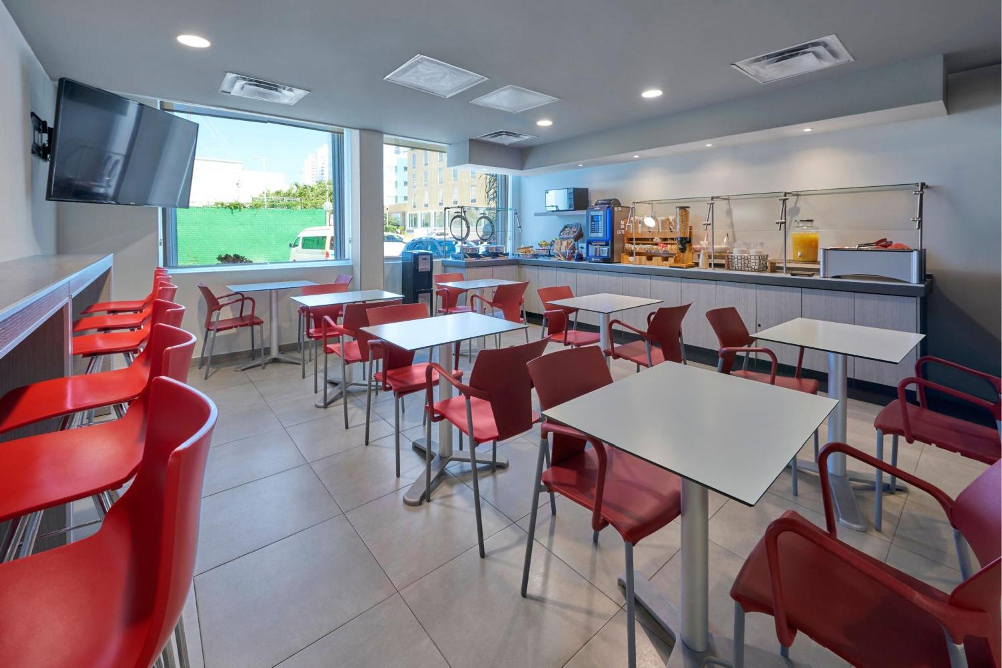 City Express Junior By Marriott Cancún Zewnętrze zdjęcie