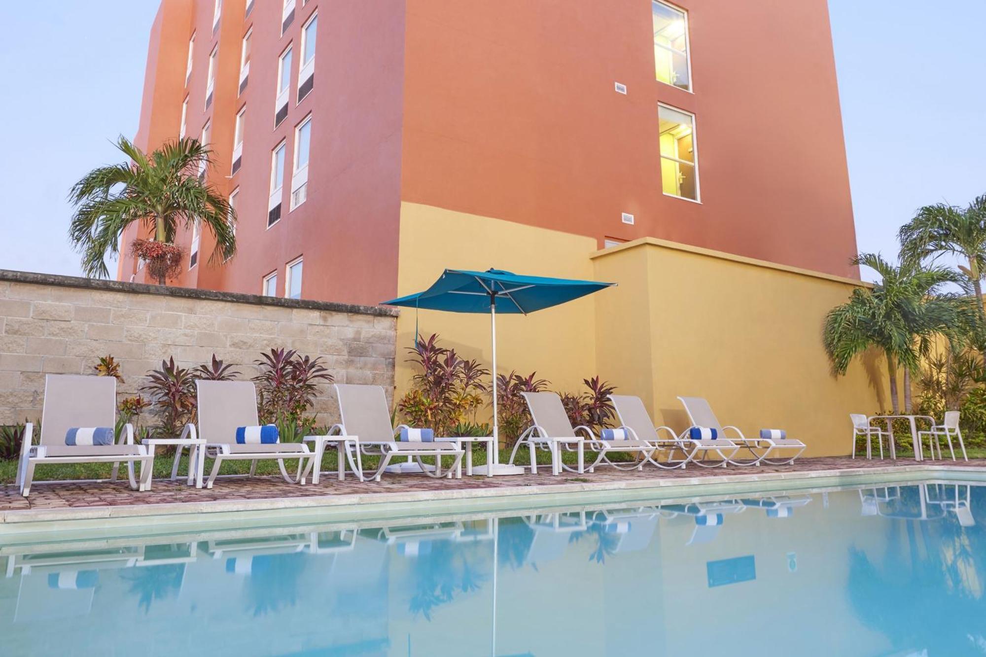 City Express Junior By Marriott Cancún Zewnętrze zdjęcie