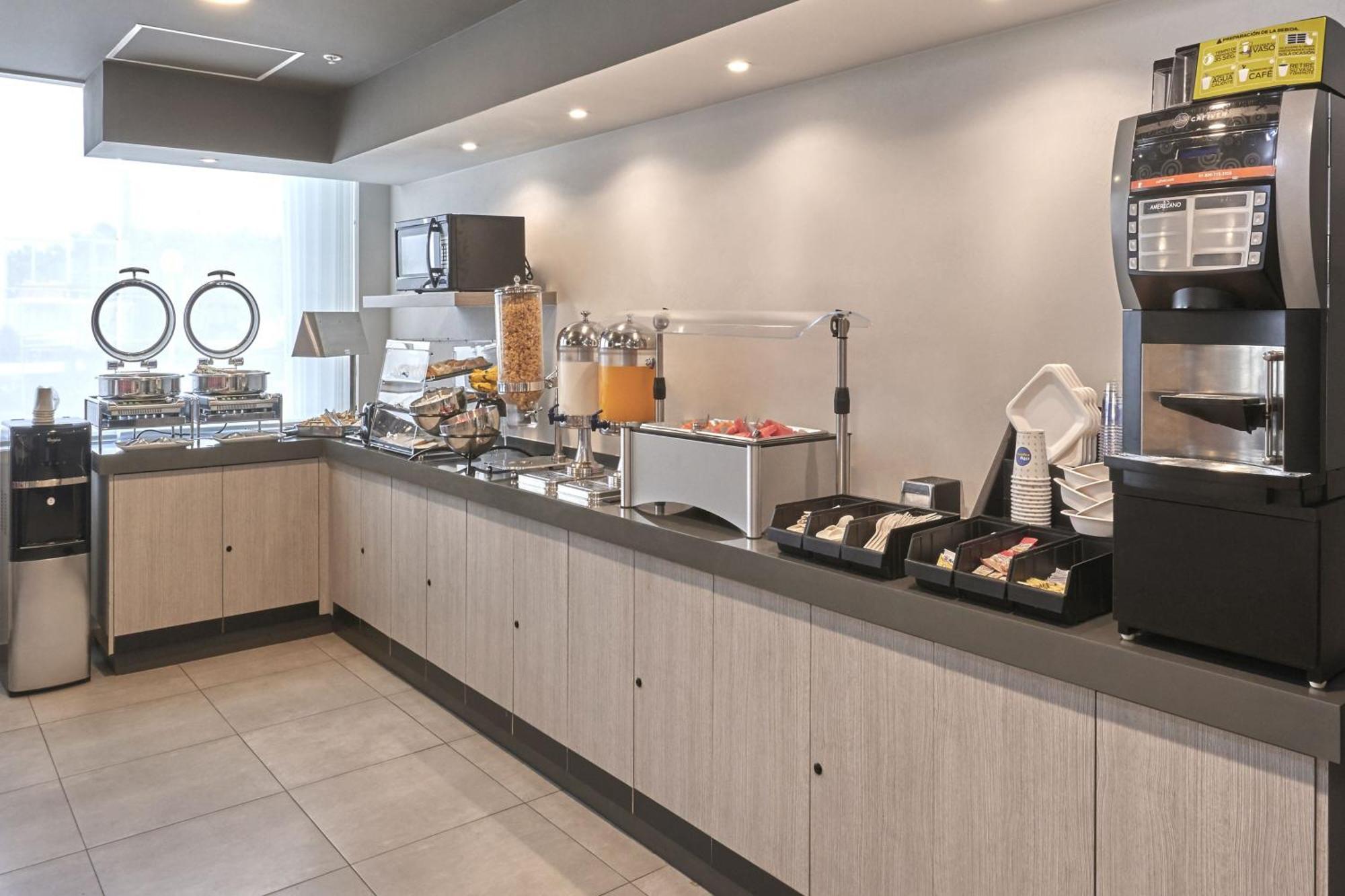 City Express Junior By Marriott Cancún Zewnętrze zdjęcie