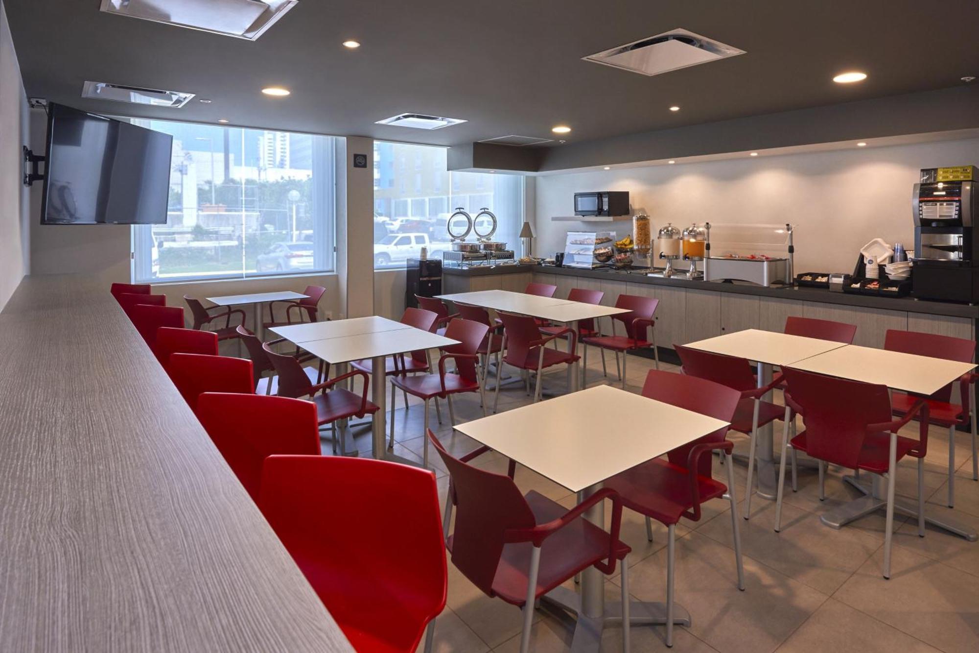 City Express Junior By Marriott Cancún Zewnętrze zdjęcie