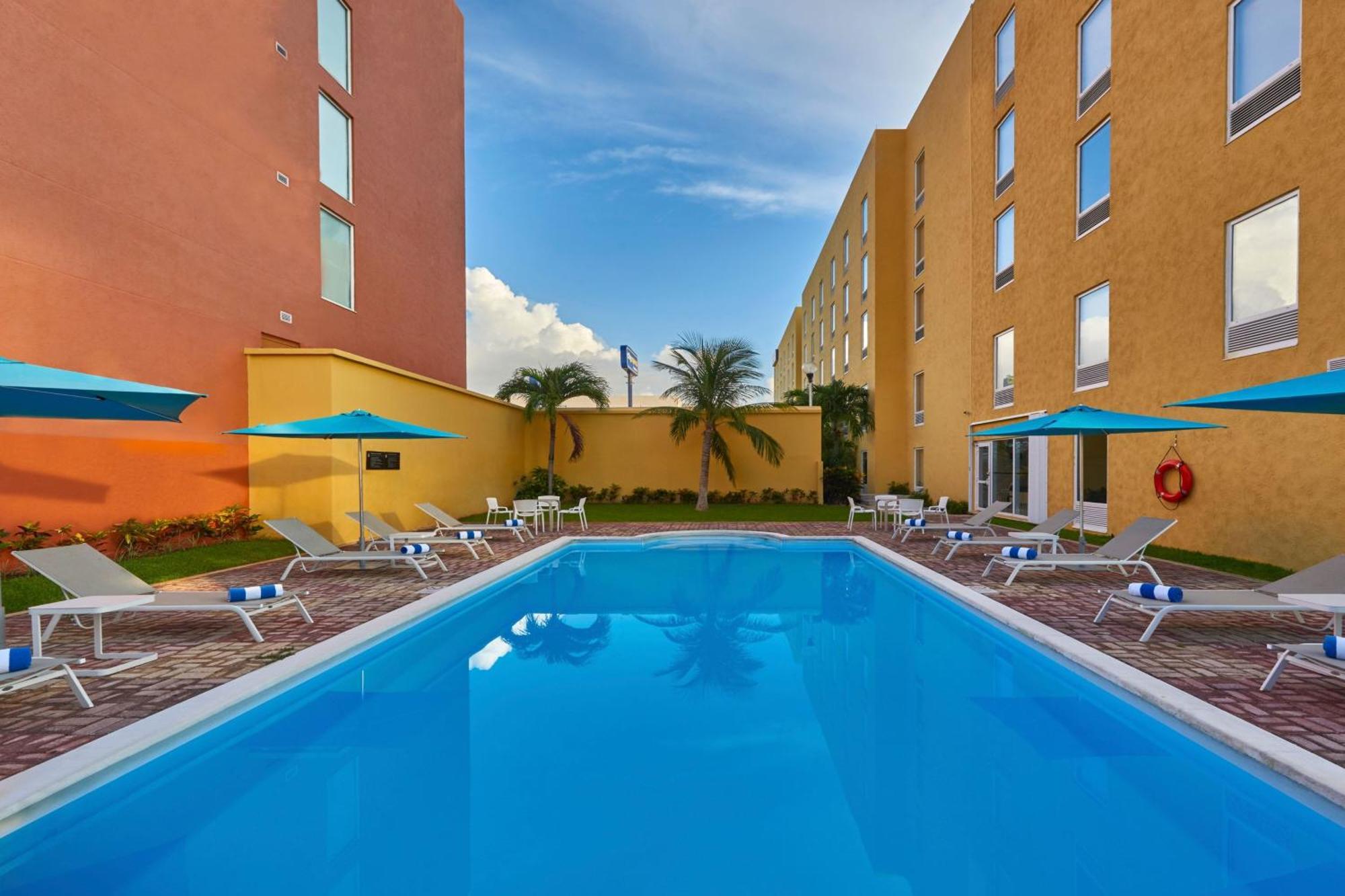 City Express Junior By Marriott Cancún Zewnętrze zdjęcie